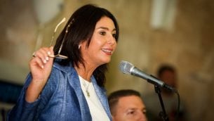 وزيرة الثقافة والرياضة ميري ريغيف خلال احتفال برأس السنة العبرية في مدينة صفد شمال اسرائيل، 3 سبتمبر 2018 (David Cohen/Flash90)