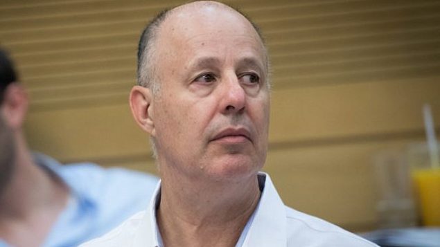 وزير التعاون الإقليمي، تساحي هنغبي، في الكنيست، 9 يوليو، 2017. (Yonatan Sindel/Flash90) وزير التعاون الإقليمي، تساحي هنغبي، في الكنيست، 9 يوليو، 2017. (Yonatan Sindel/Flash90)