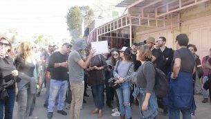 مرشد "كسر الصمت" يقود جولة في الخليل في 30 نوفمبر، 2018. (Jacob Magid/Times of Israel)