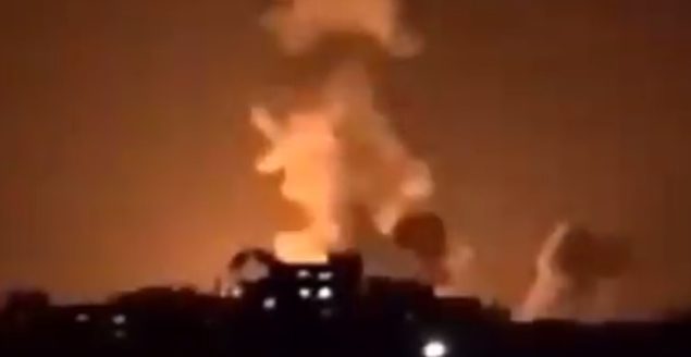 انفجار في شمال قطاع غزة في اعقاب غارات اسرائيلية، 22 يناير 2019 (Screen capture: Facebook)