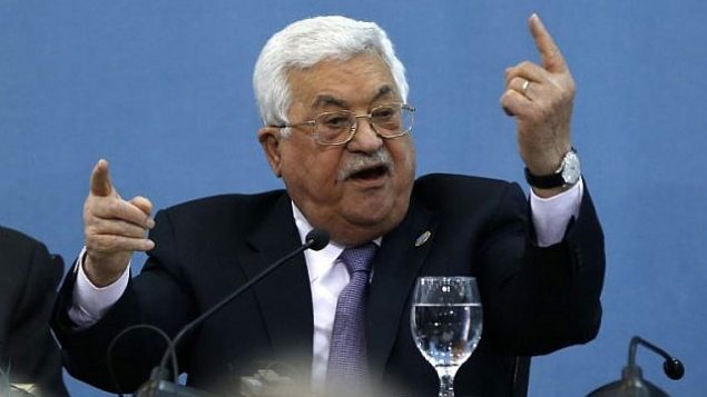 رئيس السلطة الفلسطينية محمود عباس يلقي كلمة في ’منتدى السلام والسلام والحرية’ المنعقد في مدينة رام الله في الضفة الغربية، 6 فبراير، 2019. (ABBAS MOMANI / AFP)