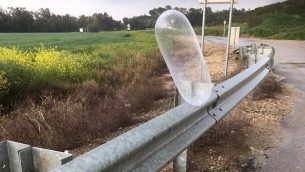 بالون يحمل ما يُشتبه بأنها عبوة ناسفة تم إطلاقه من قطاع غزة وهبط في جنوب إسرائيل، 19 فبراير، 2019. (Yediot MeHaShetah)