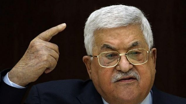 رئيس السلطة الفلسطينية محمود عباس يتحدث خلال لقاء مع قادة فلسطينيين في المقاطعة، مقر السلطة الفسطينية، في مدينة رام الله بالضفة الغربية، 20 فبراير، 2019. (ABBAS MOMANI/AFP)