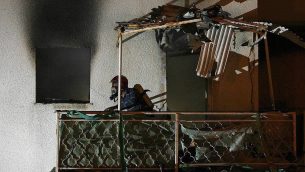 منزل في بلدة سديروت، جنوب اسرائيل، اصيب بشظايا قذيفة، 25 مارس 2019 (Meital Adri/Sderot Online)