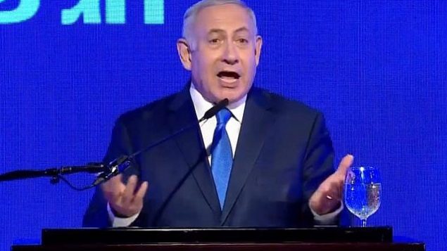 رئيس الوزراء بنيامين نتنياهو يتحدث خلال حدث لحزب ’الليكود’ بمناسبة عيد الحانوكاه، 2 ديسمبر، 2018. (screen capture: Facebook) رئيس الوزراء بنيامين نتنياهو يتحدث خلال حدث لحزب ’الليكود’ بمناسبة عيد الحانوكاه، 2 ديسمبر، 2018. (screen capture: Facebook)