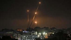 صواريخ تطلق من قطاع غزة باتجاه اسرائيل، 5 مايو 2019 (Mahmud Hams/AFP)