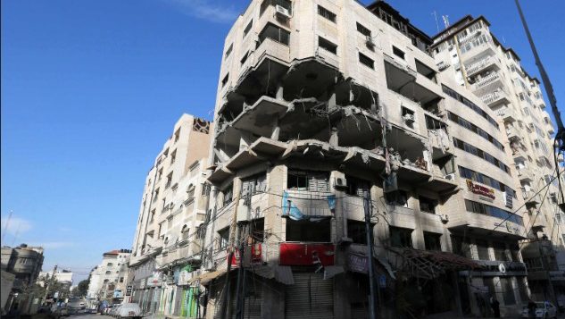 بقايا ما وصفه الجيش الإسرائيلي بمقر وحدة حركة حماس الالكترونية في قطاع غزة، الذي تعرض لقصف اسرائيلي في 4 مايو 2019 (Israel Defense Forces)