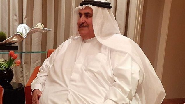 وزير الخارجية البحريني خالد بن أحمد آل خليفة يتحدث مع تايمز أوف إسرائيل على هامش ورشة ’السلام من أجل الازدهار’ في المنامة، البحرين، 26 يونيو، 2019.  (Courtesy)