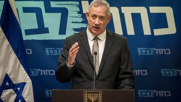 قائد حزب ’ازرق ابيض’ بيني غانتس في الكنيست، 3 يونيو 2019 (Yonatan Sindel/Flash90)