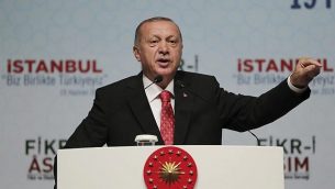 الرئيس التركي رجب طيب إردوغان، في إسطنبول، 19 يونيو، 2019.  (Presidential Press Service via AP, Pool)