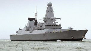 صورة ارشيف لسفينة HMS Duncan، التي سوف تستبدل HMS Montrose في الخليج الفارسي، في اعقاب تهديدات إيران بعرقلة الشحن (Ben Sutton/UK Ministry of Defence via AP)