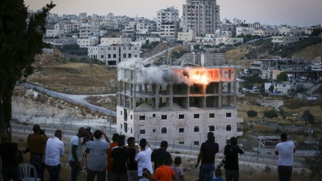 مبنى فلسطيني تفجره القوات الإسرائيلية في صور باهر، جنول القدس، 22 يوليو 2019 (Wisam Hashlamoun/Flash90)