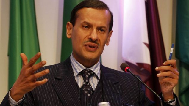 عبد العزيز من سلمان خلال مؤتمر صحفي بعد جلسة لمنظمة أوبك في مقرها بفيينا، 14 اكتوبر 2010 (AP/Ronald Zak)