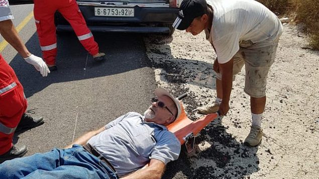 الناشط في منظمة ’حاخامات من أجل حقوق الإنسان’، موشيه يهوداي، الذي تعرض بحسب المنظمة غير الحكومية لاعتداء من قبل مستوطنين ملثمين في شمال الضفة الغربية، 16 أكتوبر، 2019. (Rabbis for Human Rights) الناشط في منظمة ’حاخامات من أجل حقوق الإنسان’، موشيه يهوداي، الذي تعرض بحسب المنظمة غير الحكومية لاعتداء من قبل مستوطنين ملثمين في شمال الضفة الغربية، 16 أكتوبر، 2019. (Rabbis for Human Rights)