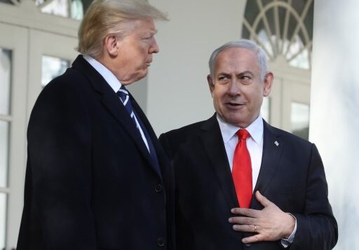 الرئيس الأمريكي دونالد ترامب ورئيس الوزراء بنيامين نتنياهو يتحدثان إلى صحفيين في البيت الأبيض، 27 يناير 2020 (Mark Wilson/Getty Images/AFP)