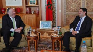 وزير الخارجية الأمريكي مايك بومبيو يلتقي مع وزير الخارجية المغربي ناصر بوريطة (يمين) خلال زيارته إلى الرباط، 5 ديسمبر 2019. (AFP)