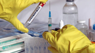 صورة توضيحية: العمل على لقاح فيروس كورونا. (iStock)