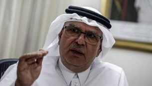 المبعوث القطري إلى قطاع غزة، محمد العمادي، يتحدث خلال مقابلة في مكتبه مع وكالة فرانس برس في مدينة غزة، 24 2019 (MAHMUD HAMS / AFP)