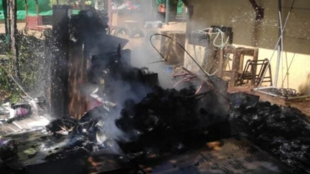 اضرار ناتجة عن سقوط بالون حارق خارج روضة اطفال في سديروت، 17 اغسطس 2020 (Israel Fire Department)