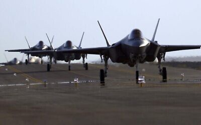 توضيحية: طائرة  تابعة لسلاح الجو الأمريكي من طراز "F-35A Lightning II" في قاعدة الظفرة الجوية، الإمارات العربية المتحدة، في 16 نوفمبر، 2019. (Joshua Williams/US Department of Defense)