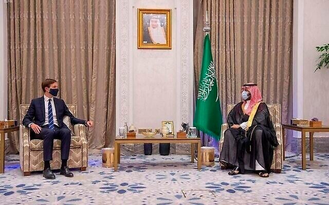 ولي العهد السعودي محمد بن سلمان يلتقي بمستشار الرئيس الأمريكي جاريد كوشنر في الرياض، 1 سبتمبر، 2020. (Saudi Press Agency via AP)