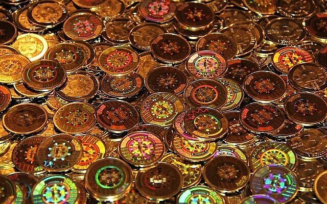 صورة توضيحية لعملات بيتكوين (Courtesy BitsofGold)