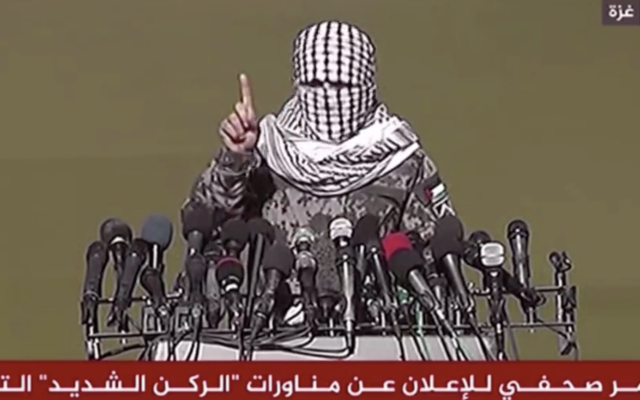 ناطق بإسم تحالف مشترك لفصائل غزة يعلن بدء مناورة عسكرية مشتركة بين حماس والجهاد الإسلامي والفصائل الأصغر، 28 ديسمبر 2020 (screenshot)