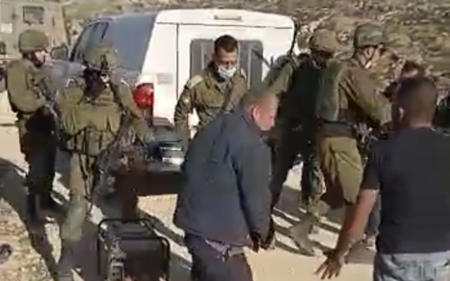 مواجهات بين فلسطينيين وجنود إسرائيليين خارج قرية التواني في الضفة الغربية، 1 يناير 2021 (screenshot)