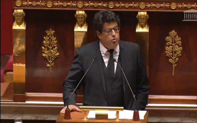 النائب مئير حبيب يتحدث في الجمعية الوطنية في باريس، 28 نوفمبر 2014 (screen capture)
