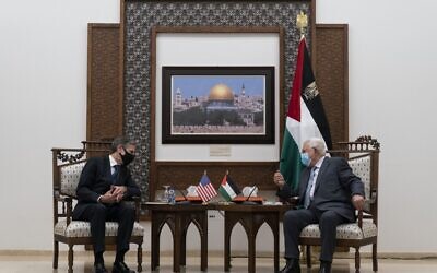 Secretary of State Antony Blinken (L) speaks with Palestinian president Mahmud Abbas on May 25, 2021, in the West Bank city of Ramallah. (Photo by Alex Brandon / POOL / AFP)