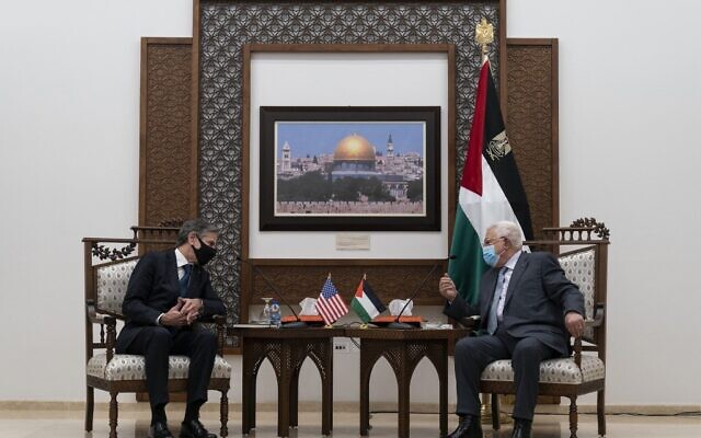 Secretary of State Antony Blinken (L) speaks with Palestinian president Mahmud Abbas on May 25, 2021, in the West Bank city of Ramallah. (Photo by Alex Brandon / POOL / AFP) Secretary of State Antony Blinken (L) speaks with Palestinian president Mahmud Abbas on May 25, 2021, in the West Bank city of Ramallah. (Photo by Alex Brandon / POOL / AFP)