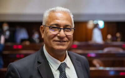 عضو الكنيست عن حزب القائمة العربية الموحدة مازن غنايم في الكنيست، 5 أبريل، 2021. (Olivier Fitousi / Flash90)