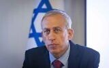 منسق كورونا الوطني آنذاك نحمان آش يحضر مؤتمرا صحفيا في القدس، 23 يونيو، 2021. (Yonatan Sindel/Flash90)