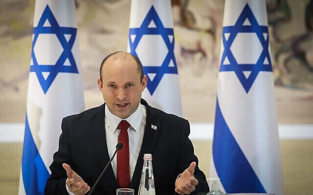 رئيس الوزراء نفتالي بينيت في جلسة لمجلس الوزراء في الكنيست في القدس، 19 يوليو، 2021. (Marc Israel Sellem / POOL)