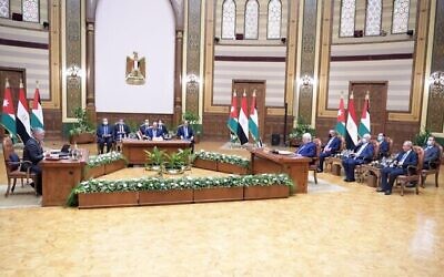 رئيس السلطة الفلسطينية محمود عباس يلتقي بالرئيس المصري عبد الفتاح السيسي والعاهل الأردني الملك عبد الله الثاني في القاهرة يوم الخميس 2 سبتمبر 2021 (وفا)