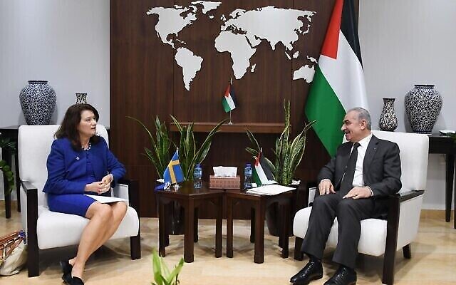 وزيرة الخارجية الخارجية السويدية آن ليندي تلتقي برئيس وزراء السلطة الفلسطينية محمد اشتية في رام الله يوم الثلاثاء 19 أوكتوبر 2021 (وفا)