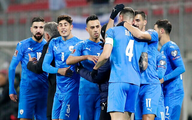 نجوم كرة قدم من دول 