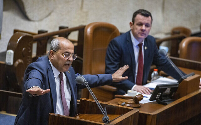 عضو الكنيست من القائمة المشتركة أحمد الطيبي في الكنيست، 18 مايو، 2022. (Olivier Fitoussi / FLASH90)