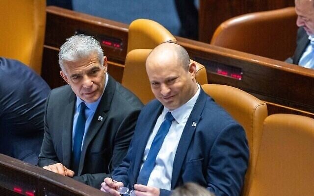 A discussion and a vote on a bill to dissolve the Knesset, at the assembly hall of the Israeli parliament, in Jerusalem, on June 30, 2022. Photo by Olivier Fitoussi/Flash90 *** Local Caption *** בחירות
תאריך
כנסת
מליאה
הצבעה
פיזור הכנסת
טרומית
בני גנץ