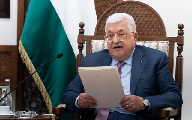 رئيس السلطة الفلسطينية محمود عباس يتحدث خلال لقاء مع وزير الخارجية الأمريكي أنتوني بلينكن في رام الله، 27 مارس 2022 (AP Photo / Jacquelyn Martin، Pool)