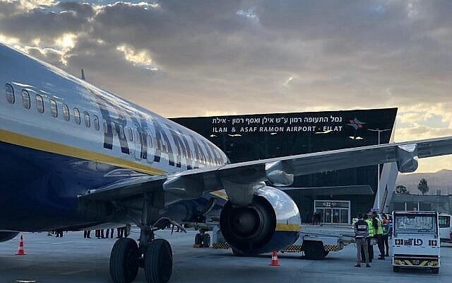 طائرة ركاب من طراز بوينغ 737 تابعة لشركة Ryanair في مطار رامون بالقرب من إيلات، 4 مارس، 2019. (Rafi Peled / Israel Airport Authority)