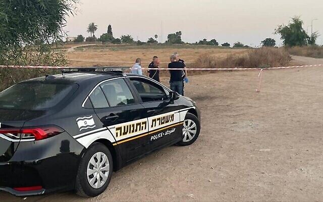مكان العثور على جثة امرأة في حقل قريب من مدينة رحوفوت، 25 أغسطس، 2022. (Israel Police) مكان العثور على جثة امرأة في حقل قريب من مدينة رحوفوت، 25 أغسطس، 2022. (Israel Police)