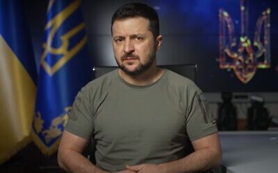 الرئيس الأوكراني فولوديمير زيلينسكي يتحدث عبر الفيديو في مؤتمر نظمته صحيفة "هآرتس" الإسرائيلية، 24 أكتوبر 2022 (Screenshot: YouTube; used in accordance with Clause 27a of the Copyright Law)