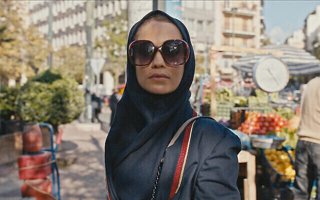 توضيحية: هذه الصورة التي نشرتها Apple TV + تظهر نيف سلطان بدور تمار رابينيان في مشهد من مسلسل "طهران". (Apple TV+ via AP) توضيحية: هذه الصورة التي نشرتها Apple TV + تظهر نيف سلطان بدور تمار رابينيان في مشهد من مسلسل "طهران". (Apple TV+ via AP)