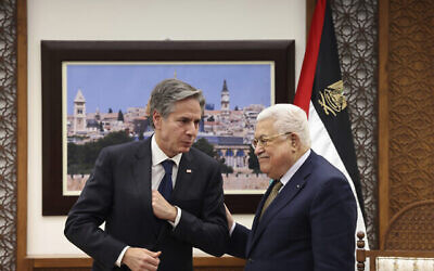 لقاء وزير الخارجية الأمريكي أنتوني بلينكن مع الزعيم الفلسطيني محمود عباس في بلدة رام الله بالضفة الغربية،  31 يناير، 2023. (Ronaldo Schemidt / Pool via AP)