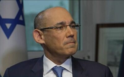 محافظ بنك إسرائيل أمير يارون يتحدث في مقابلة مع CNN بُثت في 15 مارس 2023 (Screenshot: CNN; used in accordance with Clause 27a of the Copyright Law)