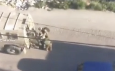 لقطة شاشة من مقطع فيديو يُظهر عملية اعتقال نفذها الجيش الإسرائيلي في نابلس، 3 أبريل 2023. (Screenshot/Channel 12; Used in accordance with Clause 27a of the Copyright Law)