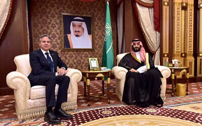 ولي العهد السعودي الأمير محمد بن سلمان (يسار) يلتقي بوزير الخارجية الأمريكي أنتوني بلينكين في جدة، 7 يونيو 2023 (Amer Hilabi/Pool Photo via AP) ولي العهد السعودي الأمير محمد بن سلمان (يسار) يلتقي بوزير الخارجية الأمريكي أنتوني بلينكين في جدة، 7 يونيو 2023 (Amer Hilabi/Pool Photo via AP)