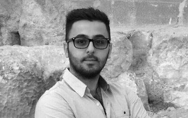 صورة غير مؤرخة لملف شخصي على فيسبوك استخدمها عميل استخبارات إيراني مزعوم، معروف باسم رامبود نامدار، للتواصل مع مواطنين إسرائيليين، تم توجيه تهم للعديد منهم في 12 يناير، 2022. (Shin Bet) صورة غير مؤرخة لملف شخصي على فيسبوك استخدمها عميل استخبارات إيراني مزعوم، معروف باسم رامبود نامدار، للتواصل مع مواطنين إسرائيليين، تم توجيه تهم للعديد منهم في 12 يناير، 2022. (Shin Bet)