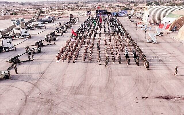 توضيحية: هذه الصورة المنشورة التي نشرها الموقع الرسمي للحرس الثوري الإيراني تظهر جنودا من الحرس الثوري الإيراني يشاركون في مناورة عسكرية بالقرب من جزيرة أبو موسى، قبالة ساحل مدينة بندر لنجة بجنوب إيران.(SEPAH NEWS / AFP) توضيحية: هذه الصورة المنشورة التي نشرها الموقع الرسمي للحرس الثوري الإيراني تظهر جنودا من الحرس الثوري الإيراني يشاركون في مناورة عسكرية بالقرب من جزيرة أبو موسى، قبالة ساحل مدينة بندر لنجة بجنوب إيران.(SEPAH NEWS / AFP)